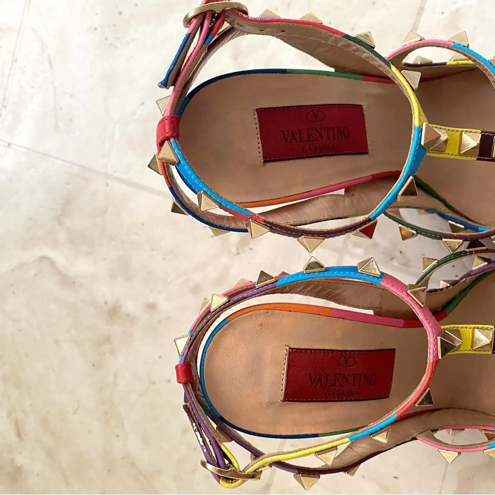 $1195 Valentino Garavani 1973 Rockstud Rainbow Chevron Pointed Toe Pumps Heels 6